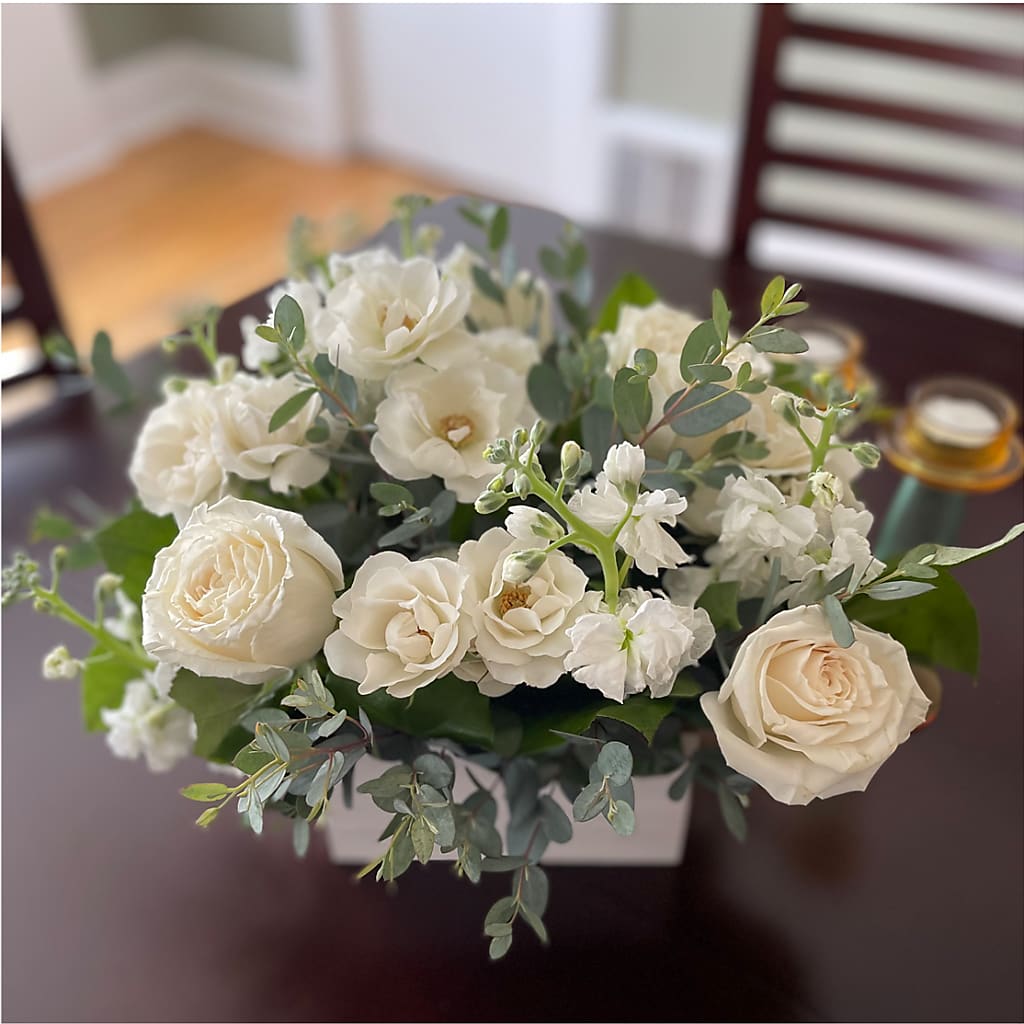Fresh Linen Box Bouquet – YOLE'S FLOWERS, New Orleans LA