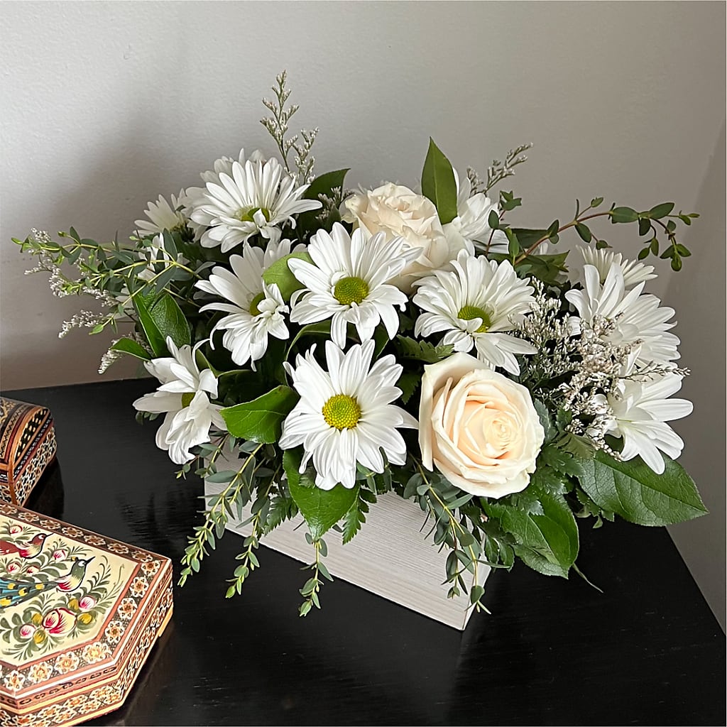 Fresh Linen Box Bouquet – YOLE'S FLOWERS, New Orleans LA